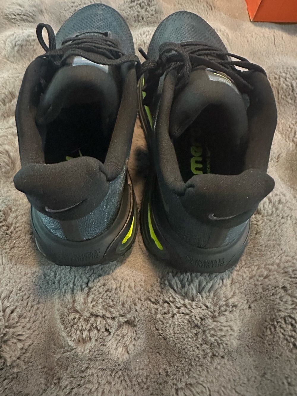 Women’s Nike Vomero Premium
Black Volt - Picture 4 of 6
